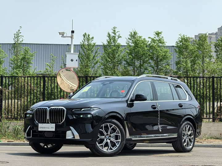 Фото 1 - BMW X7