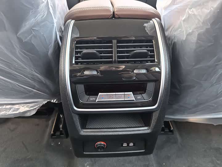 Фото 15 - BMW X7