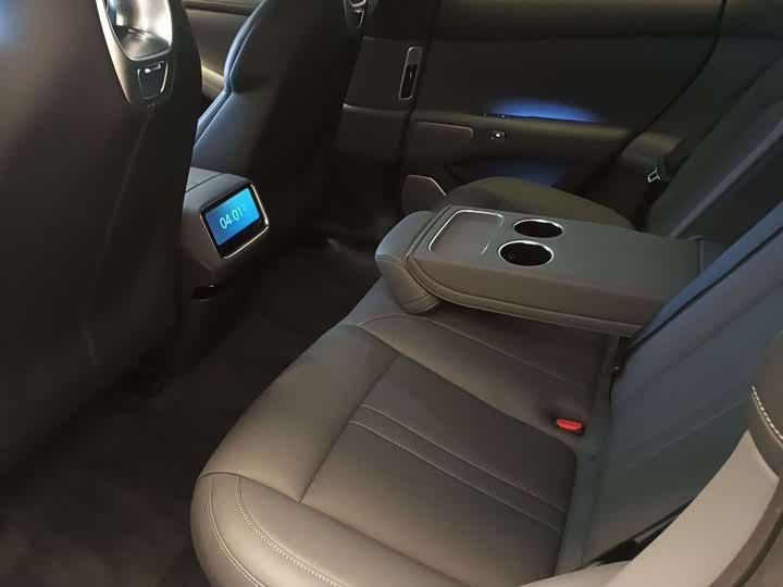 Фото 9 - Xiaomi YU7