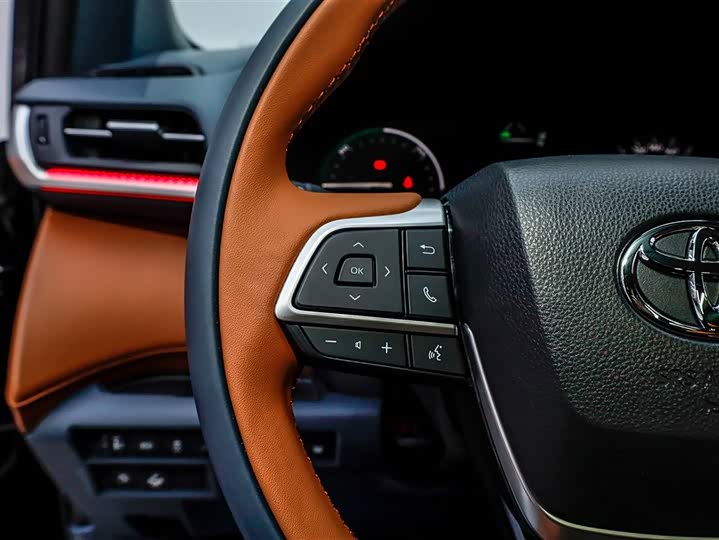 Фото 8 - Toyota Granvia