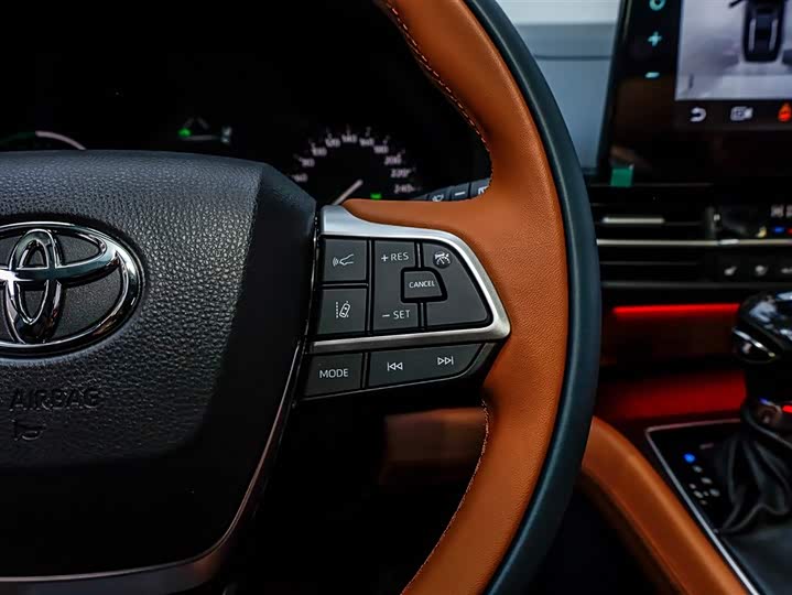 Фото 9 - Toyota Granvia