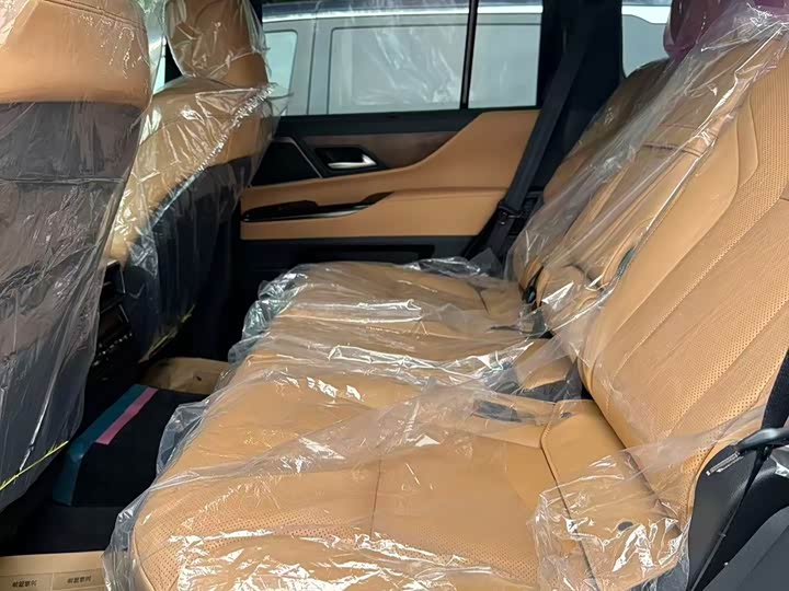 Фото 7 - Lexus LX