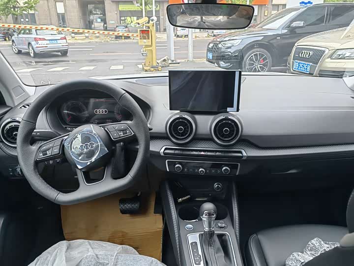 Фото 5 - Audi Q2L