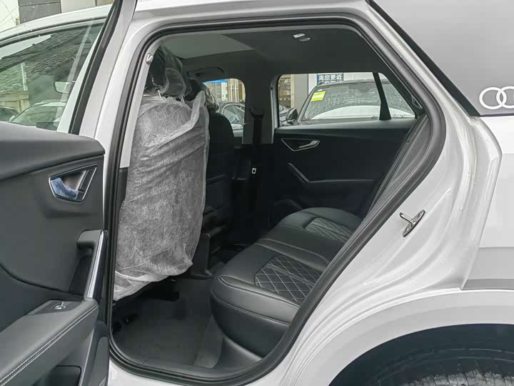 Фото 6 - Audi Q2L