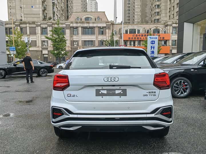 Фото 8 - Audi Q2L
