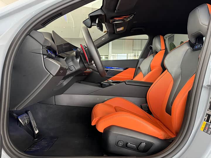 Фото 10 - BMW M5 Hybrid