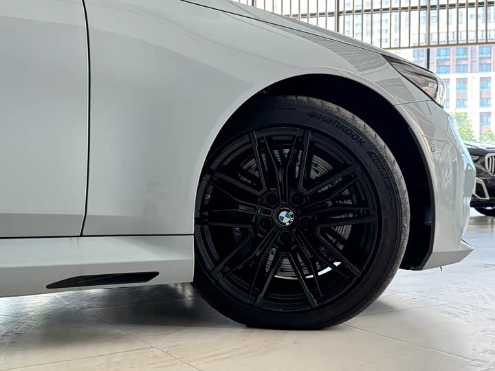 Фото 3 - BMW M5 Hybrid