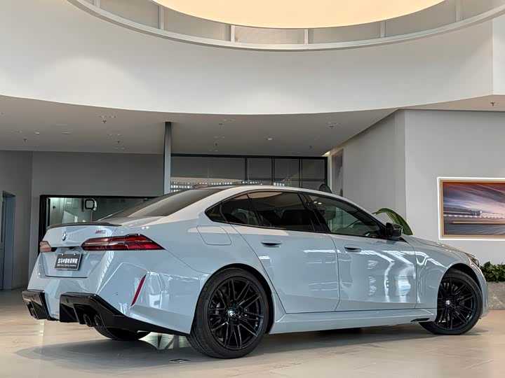 Фото 7 - BMW M5 Hybrid