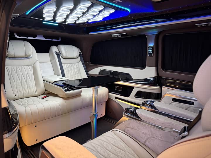 Фото 2 - Mercedes-Benz V-Class