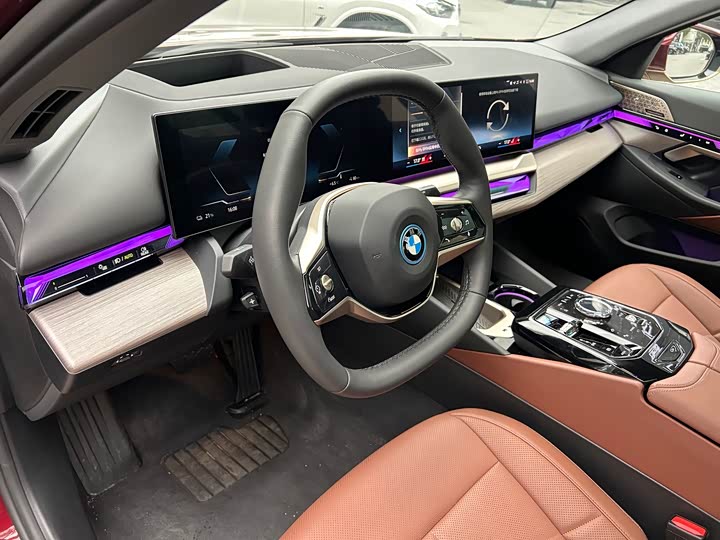 Фото 9 - BMW i5