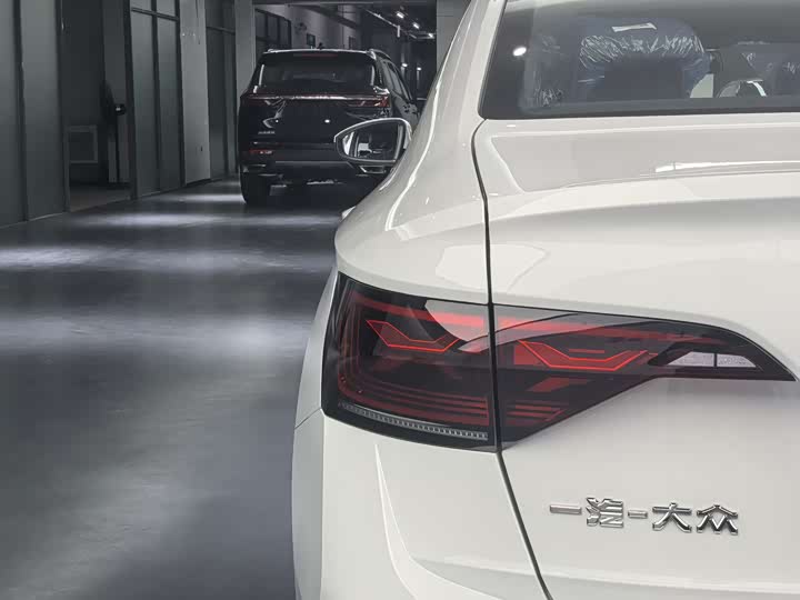 Фото 9 - Volkswagen Sagitar L