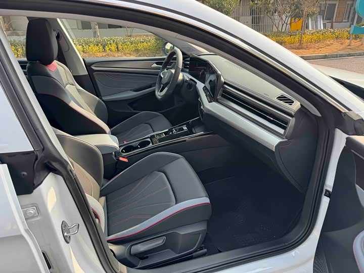 Фото 9 - Volkswagen Lamando L