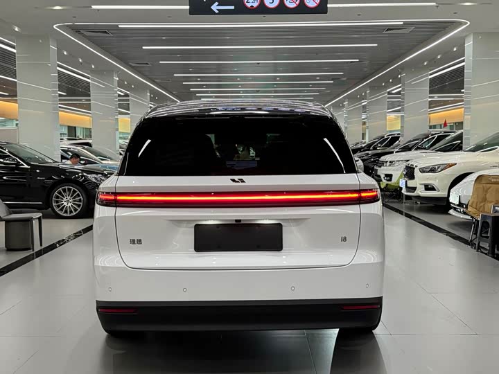 Фото 4 - LiXiang i8