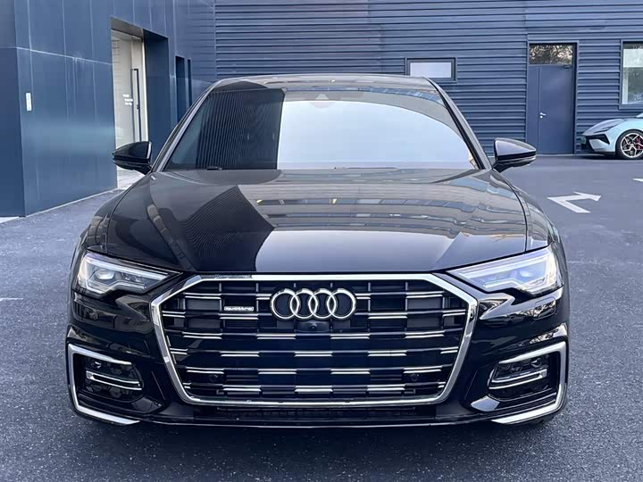 Фото 2 - Audi A6L