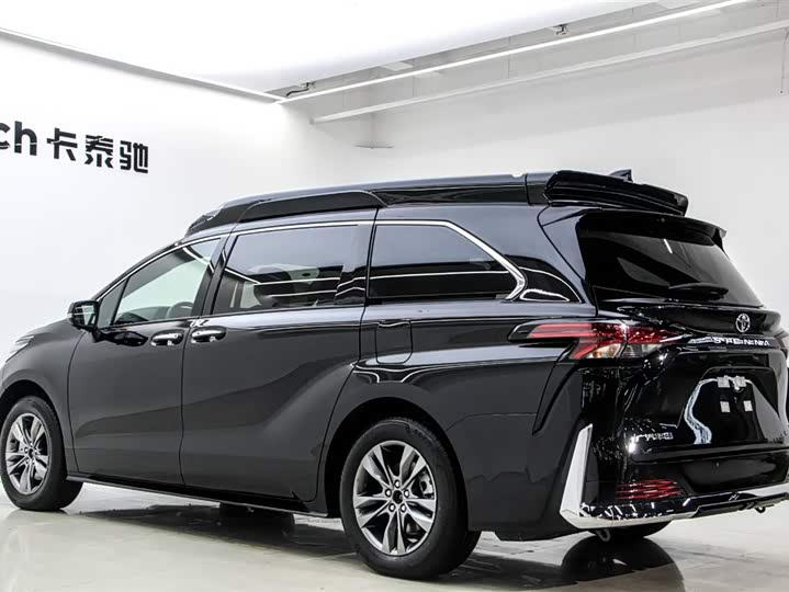 Фото 4 - Toyota Sienna