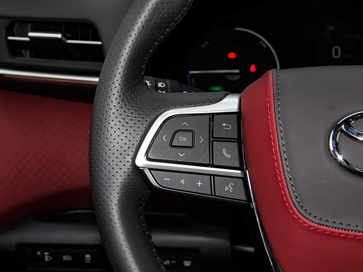 Фото 8 - Toyota Sienna