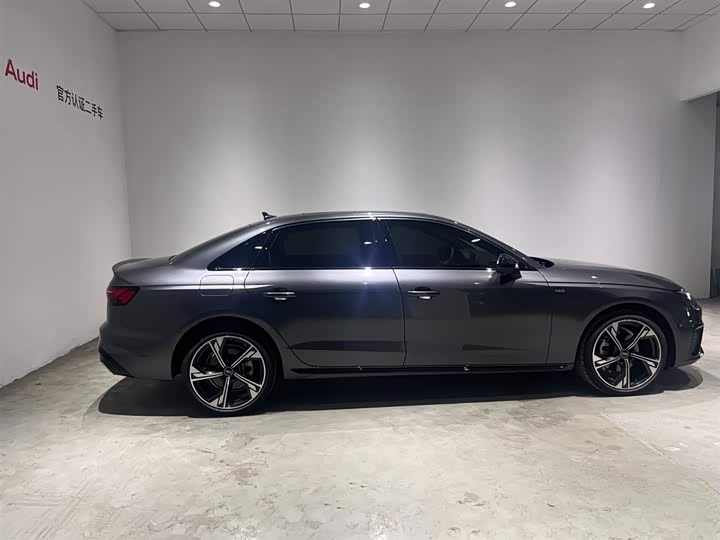 Фото 4 - Audi A4L