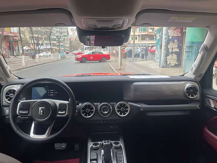 Фото 4 - Tank 300