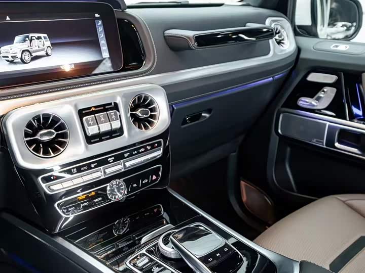 Фото 8 - Mercedes-Benz G-Class AMG