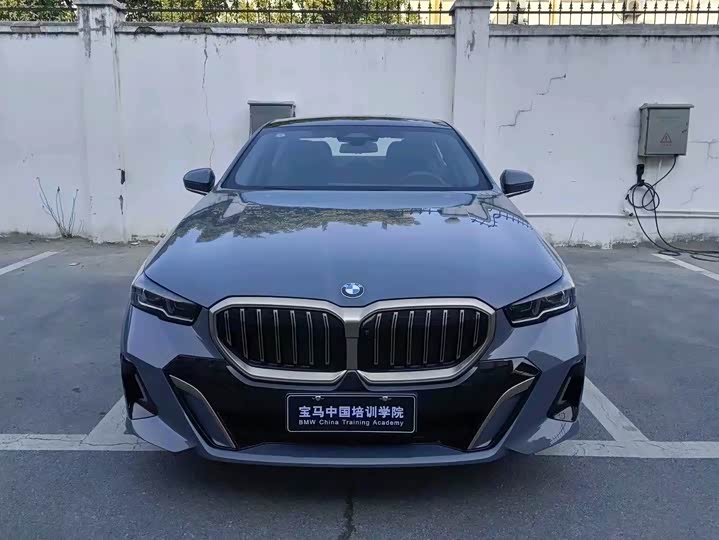 Фото 2 - BMW 5 Series