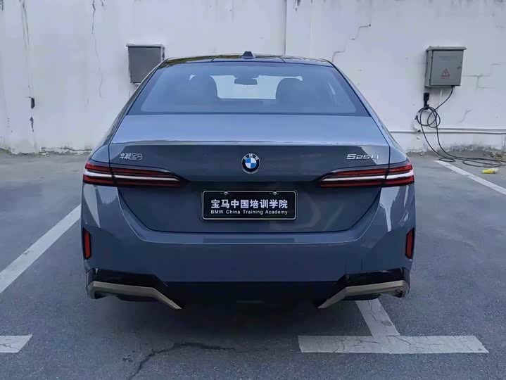 Фото 3 - BMW 5 Series