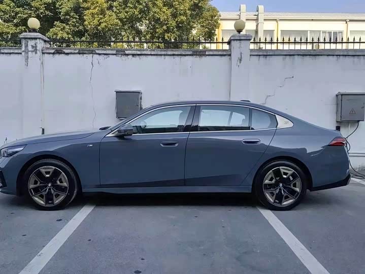 Фото 4 - BMW 5 Series