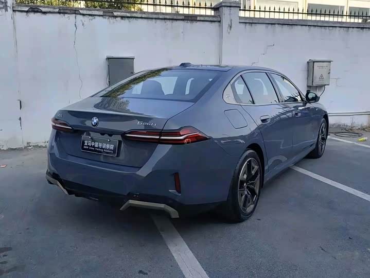 Фото 5 - BMW 5 Series