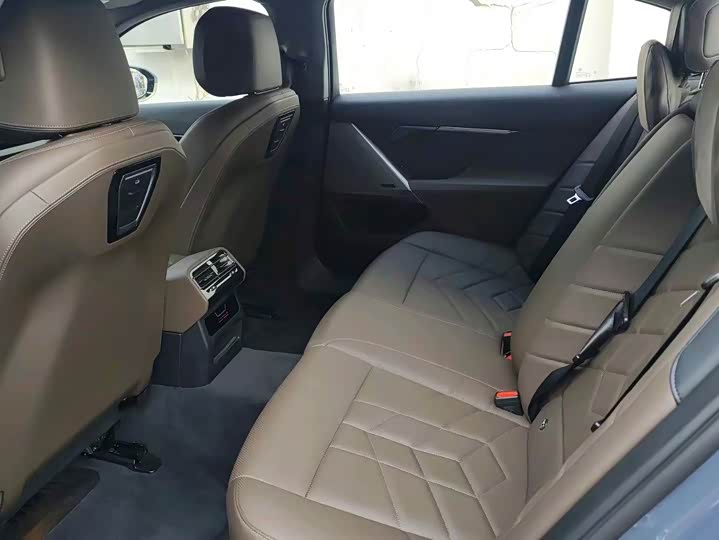 Фото 8 - BMW 5 Series