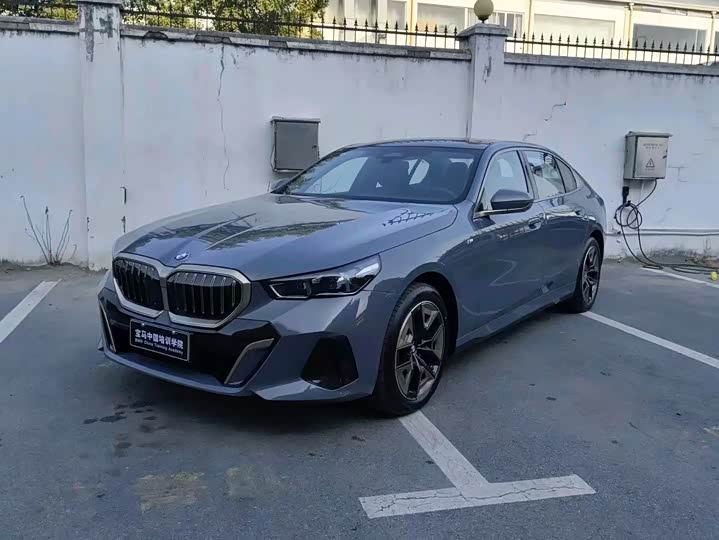 Фото 9 - BMW 5 Series