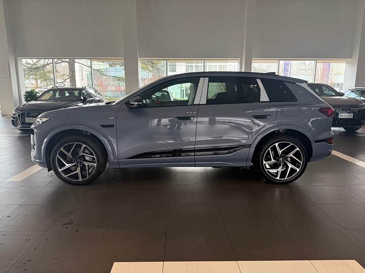 Фото 4 - Audi Q6L e-tron