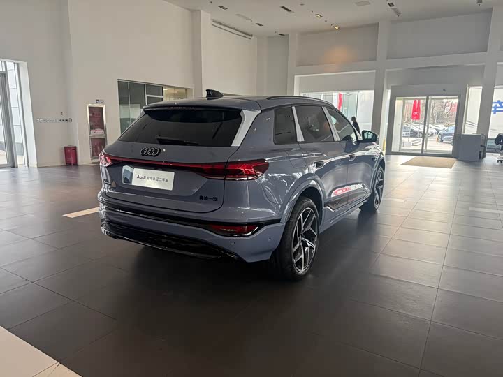 Фото 5 - Audi Q6L e-tron