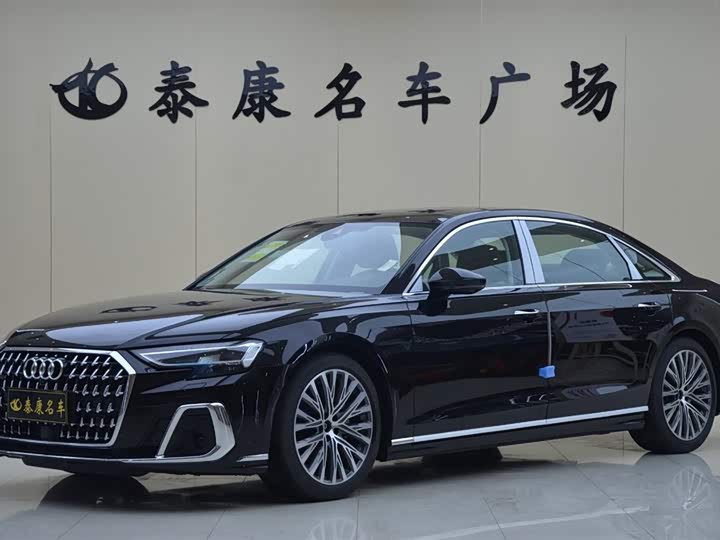 Фото 1 - Audi A8