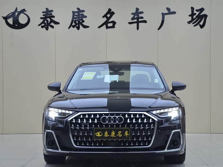 Фото 2 - Audi A8