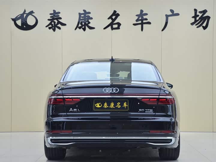 Фото 3 - Audi A8