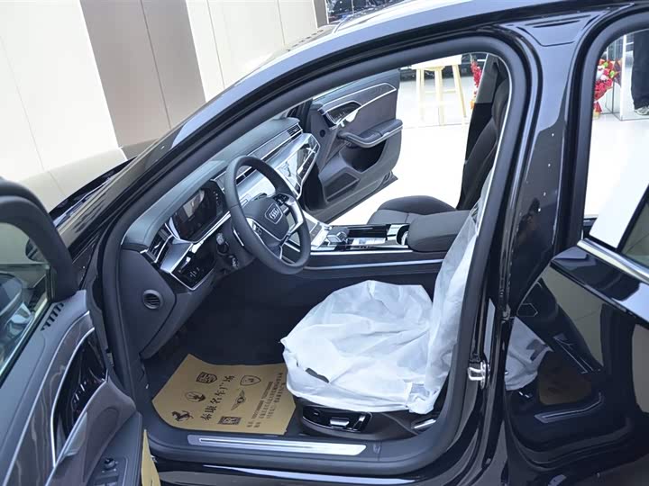 Фото 4 - Audi A8