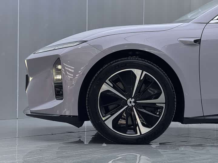 Фото 7 - Nio ET5T