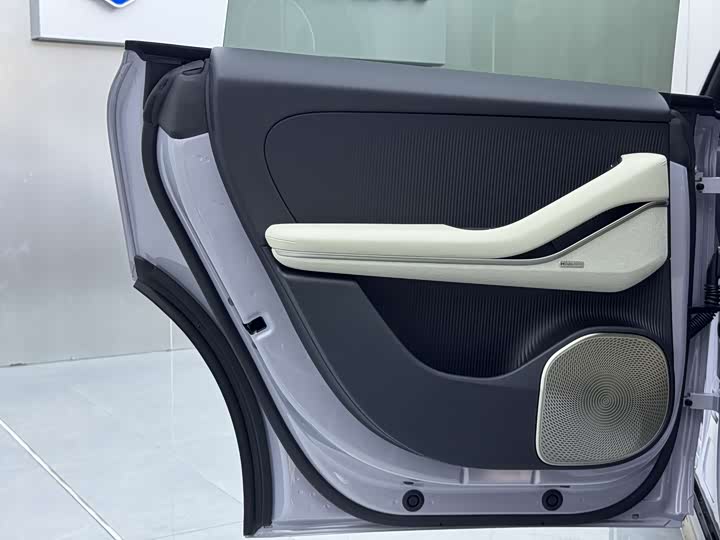 Фото 8 - Nio ET5T