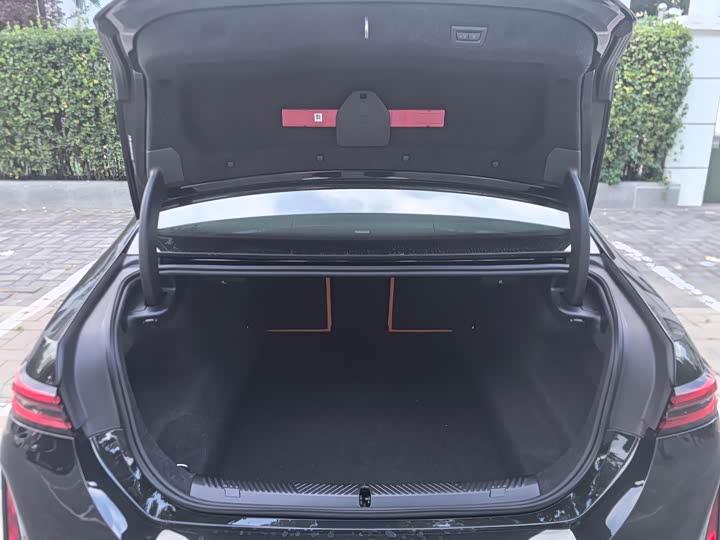 Фото 3 - BMW M5 Hybrid