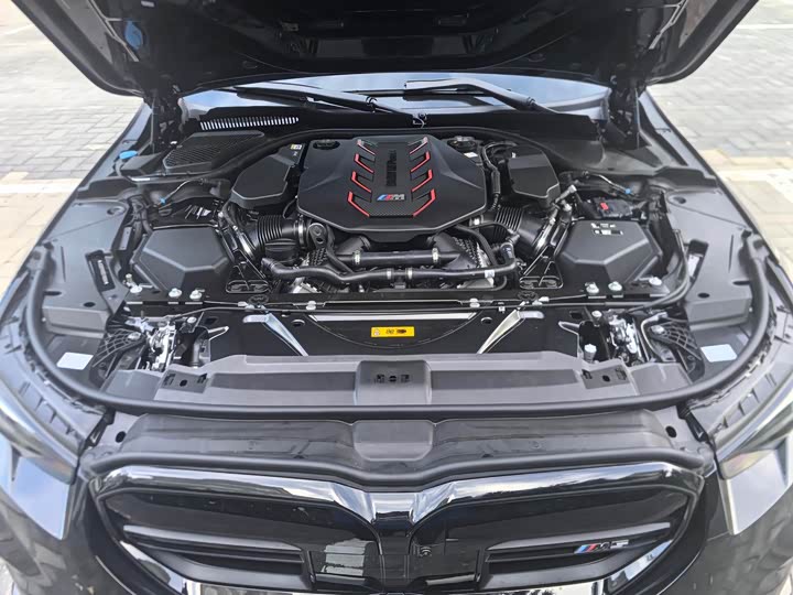 Фото 8 - BMW M5 Hybrid