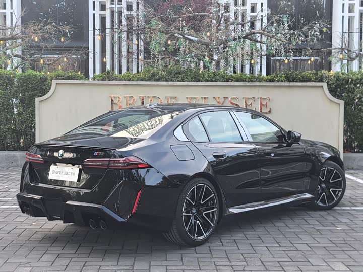 Фото 9 - BMW M5 Hybrid