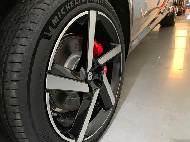 Фото 3 - Xiaomi YU7