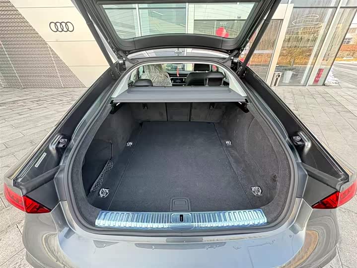 Фото 8 - Audi A7