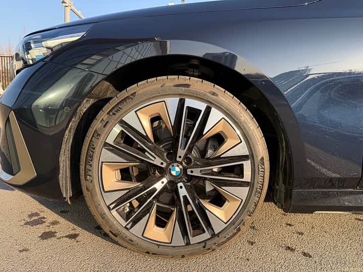 Фото 3 - BMW 5 Series