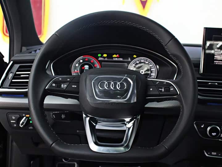 Фото 5 - Audi Q5L