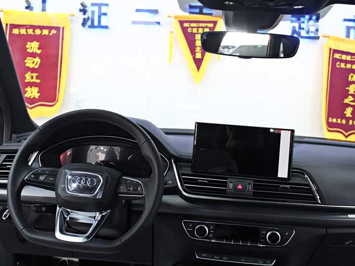 Фото 9 - Audi Q5L