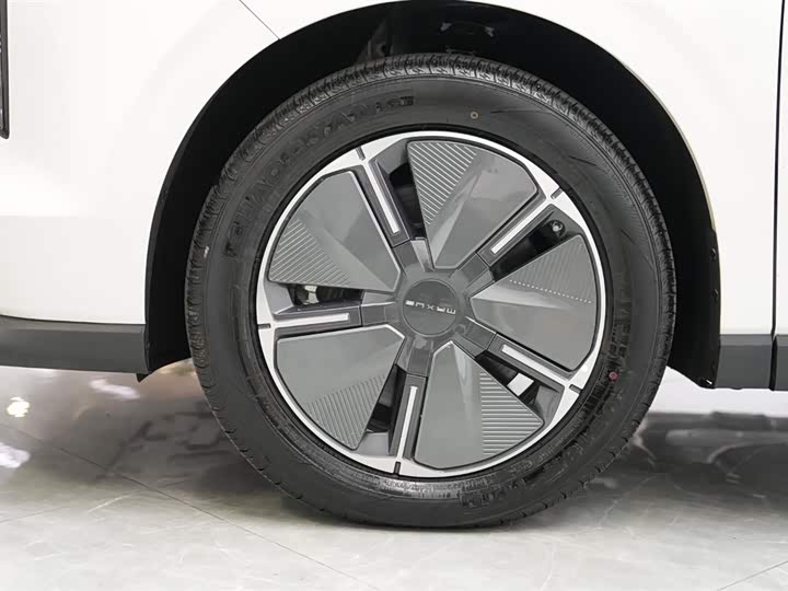 Фото 4 - Maxus Mifa 7