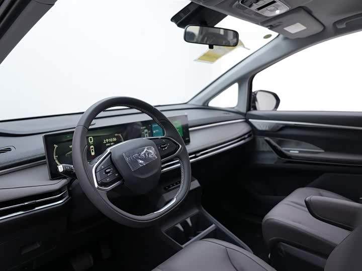 Фото 7 - Maxus Mifa 7