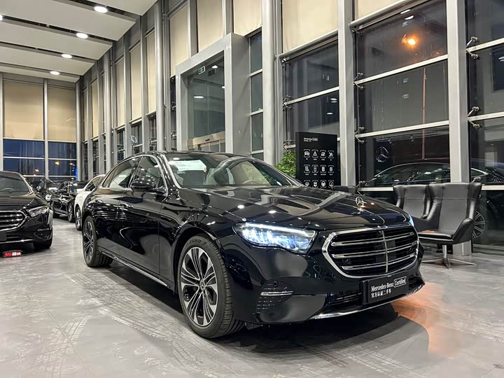 Фото 3 - Mercedes-Benz E-Class Hybrid