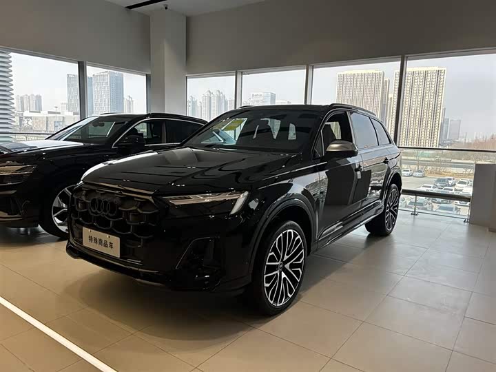 Фото 1 - Audi SQ7