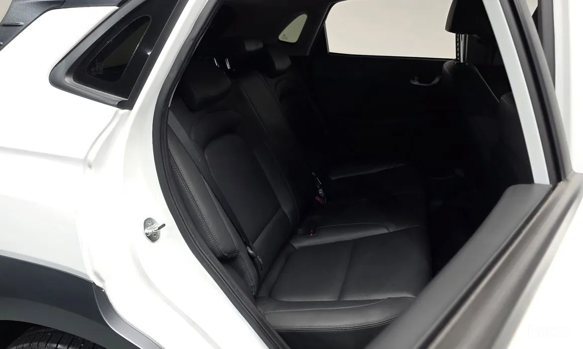 Фото 11 - Hyundai Kona